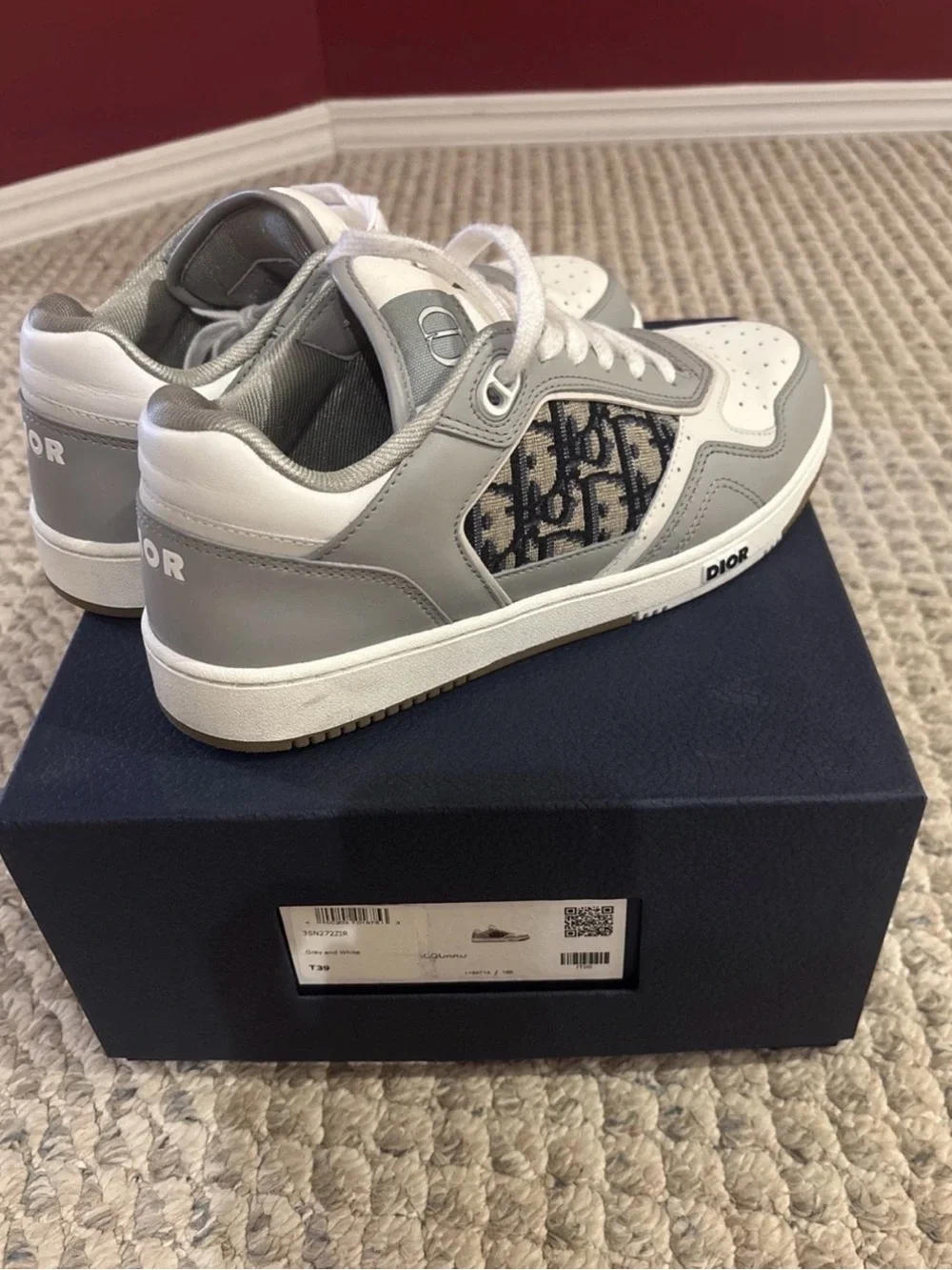 Dior White & Gray B23 Low-Top Sneakers with Oblique Canvas - Picture 2 of 7